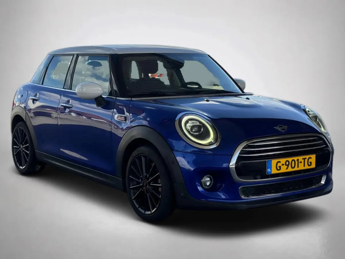 1.5 Cooper Business Edition(NL-auto, Goed onderh, Carplay, Navi, StoelV, Climate Con, Automaat, PDC V+A, Etc)