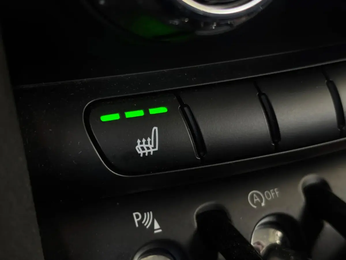 1.5 Cooper Business Edition(NL-auto, Goed onderh, Carplay, Navi, StoelV, Climate Con, Automaat, PDC V+A, Etc)