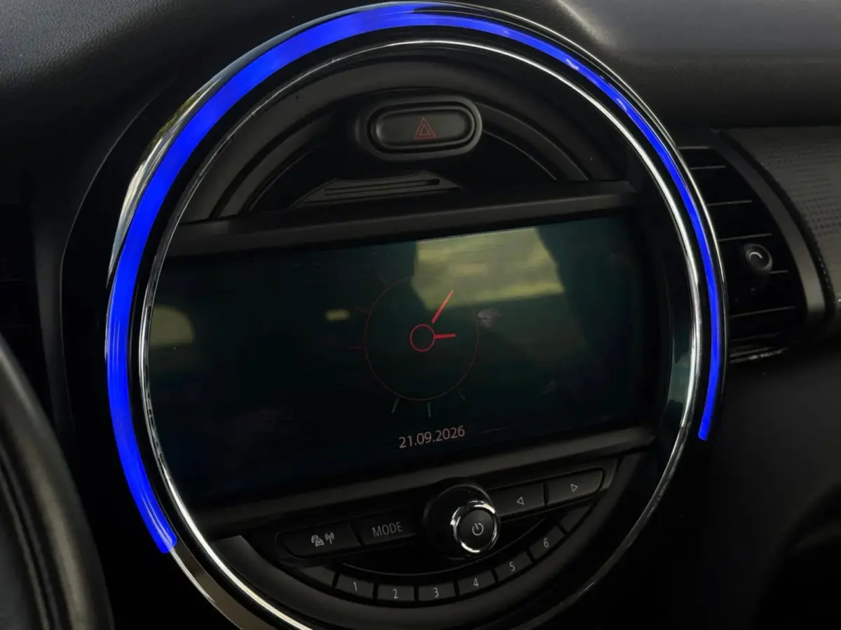 1.5 Cooper Business Edition(NL-auto, Goed onderh, Carplay, Navi, StoelV, Climate Con, Automaat, PDC V+A, Etc)