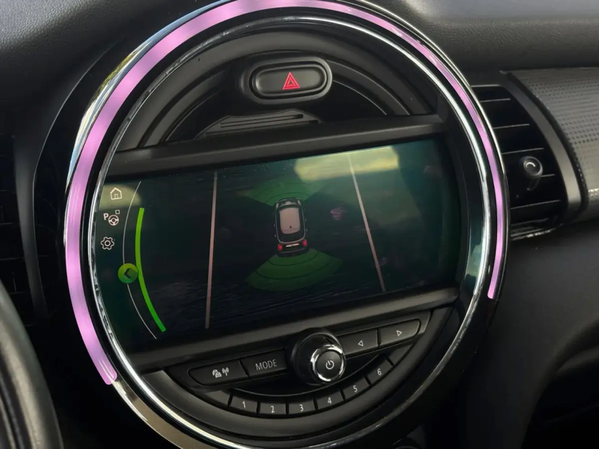 1.5 Cooper Business Edition(NL-auto, Goed onderh, Carplay, Navi, StoelV, Climate Con, Automaat, PDC V+A, Etc)