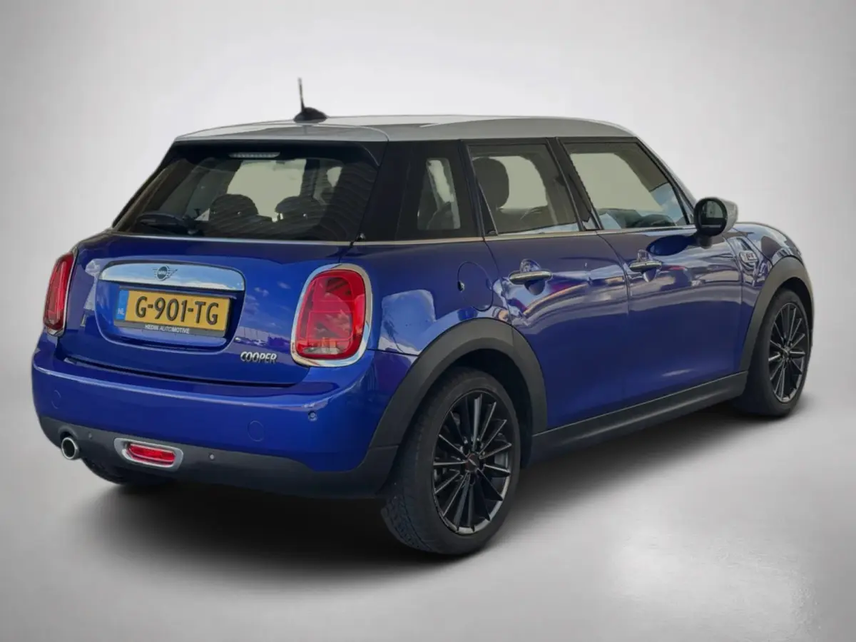 1.5 Cooper Business Edition(NL-auto, Goed onderh, Carplay, Navi, StoelV, Climate Con, Automaat, PDC V+A, Etc)