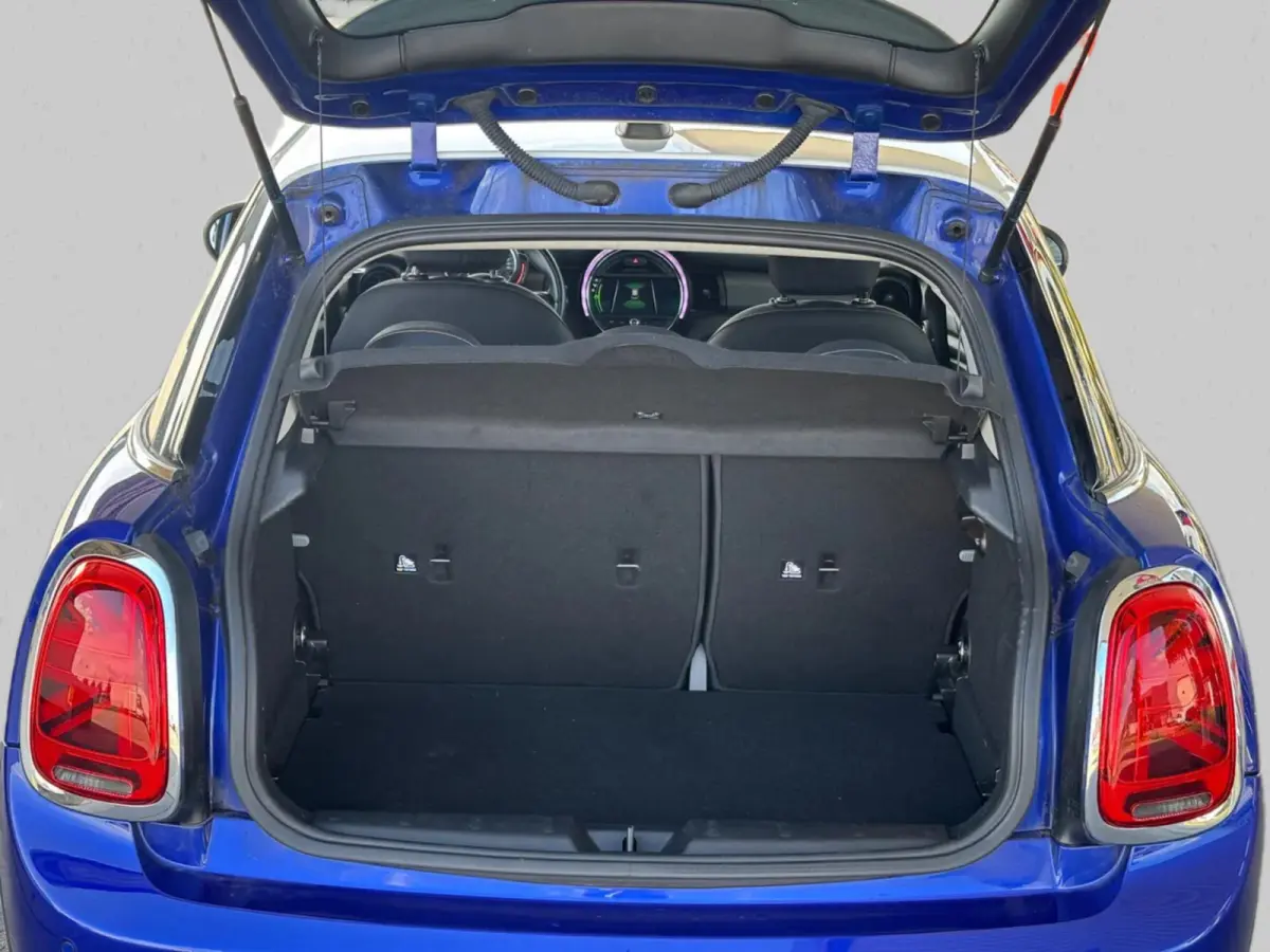 1.5 Cooper Business Edition(NL-auto, Goed onderh, Carplay, Navi, StoelV, Climate Con, Automaat, PDC V+A, Etc)