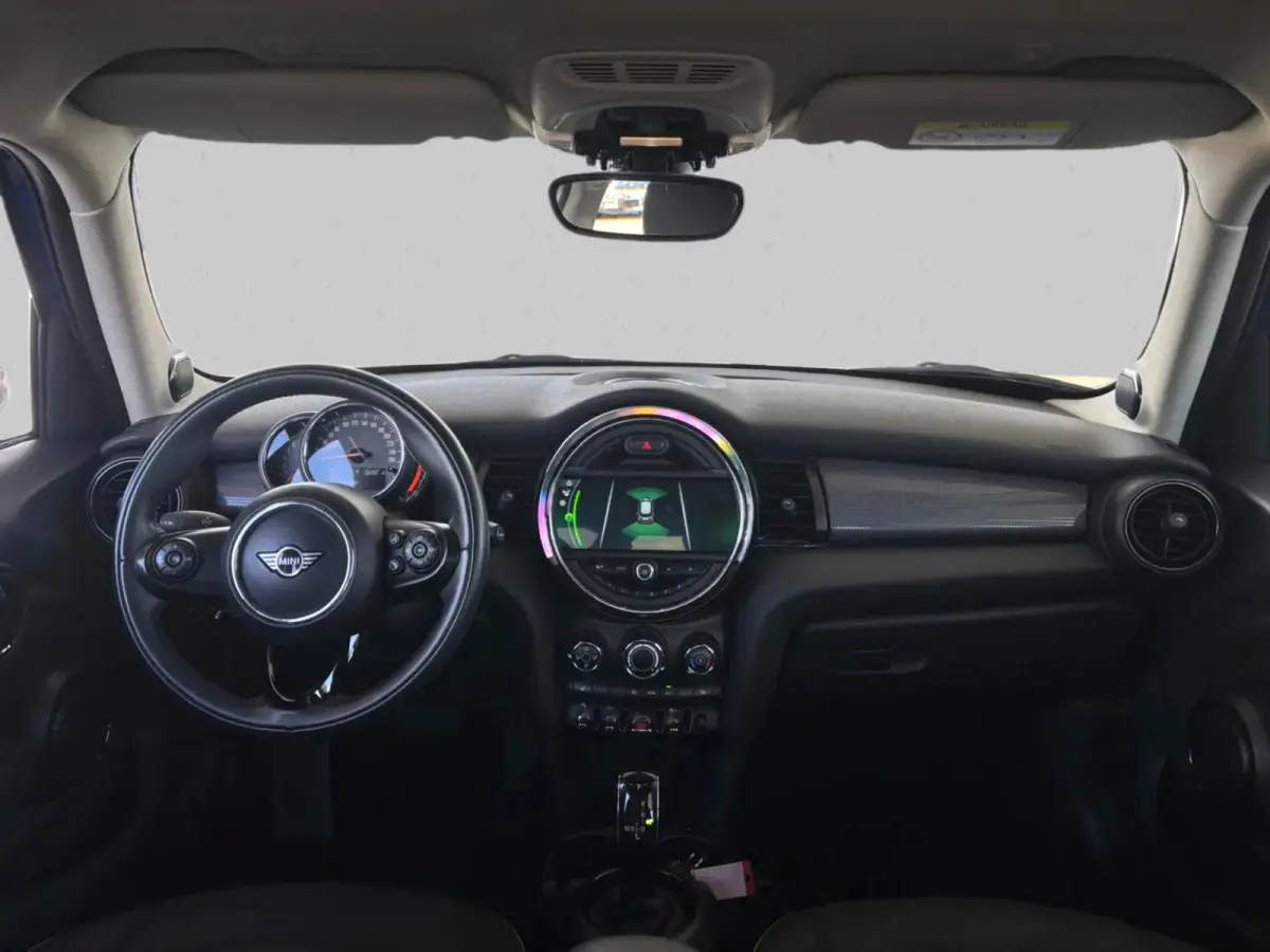 1.5 Cooper Business Edition(NL-auto, Goed onderh, Carplay, Navi, StoelV, Climate Con, Automaat, PDC V+A, Etc)