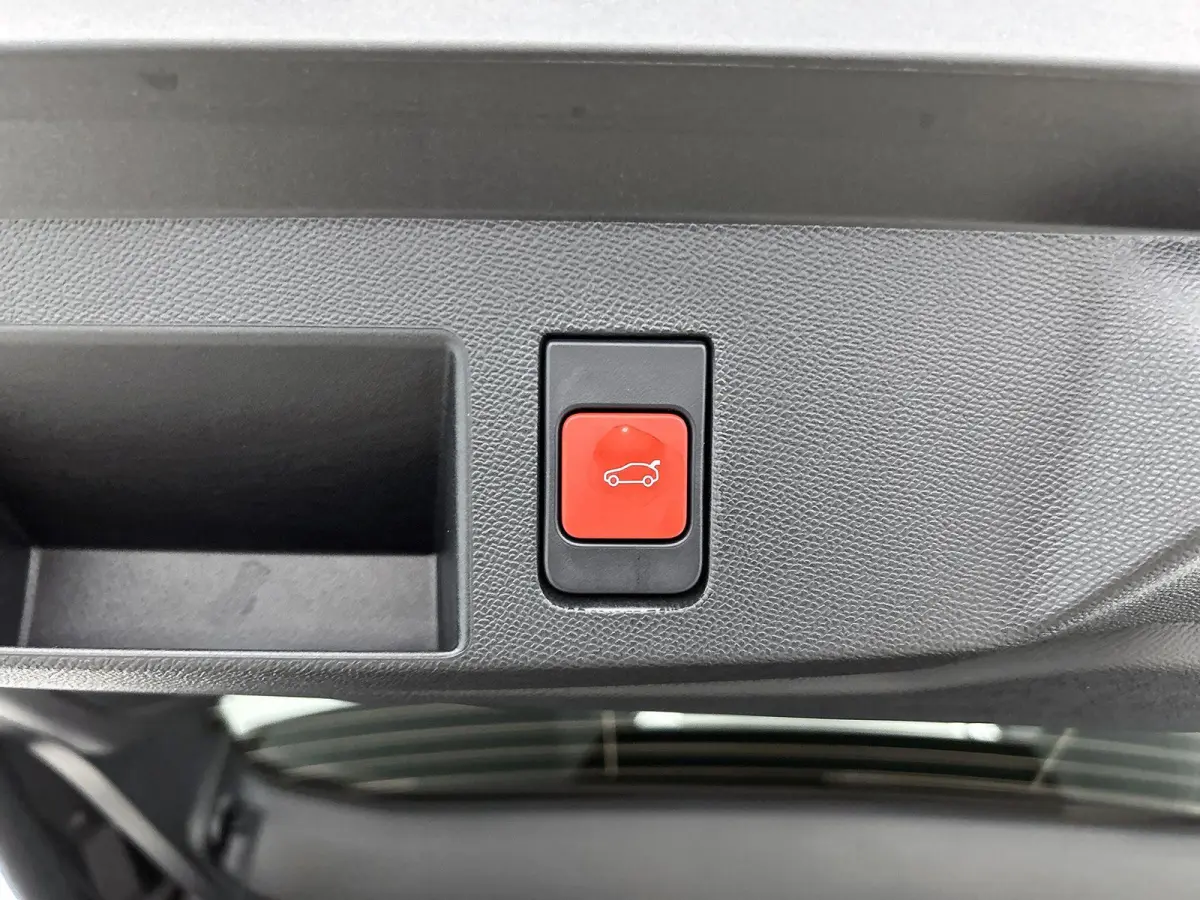 1.6 Plug-In Hybrid 225 Max | Elektrisch Verstelbare Massagestoelen | Dodehoekbewaking | Navigatie | Heads-Up Display | Handsfree Kofferklep | Adaptieve Cruise Control |