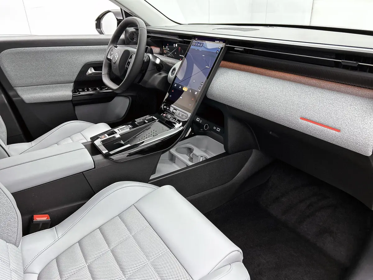 1.6 Plug-In Hybrid 225 Max | Elektrisch Verstelbare Massagestoelen | Dodehoekbewaking | Navigatie | Heads-Up Display | Handsfree Kofferklep | Adaptieve Cruise Control |