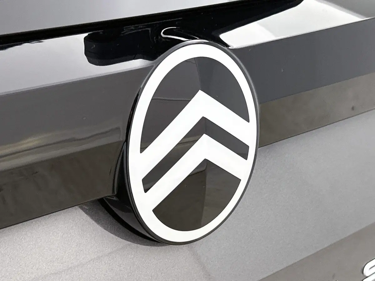 1.6 Plug-In Hybrid 225 Max | Elektrisch Verstelbare Massagestoelen | Dodehoekbewaking | Navigatie | Heads-Up Display | Handsfree Kofferklep | Adaptieve Cruise Control |