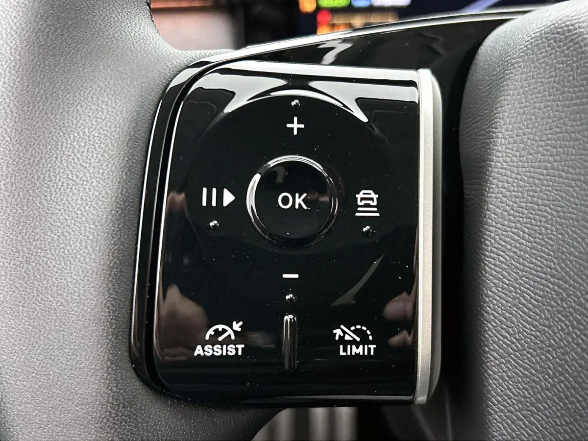 1.6 Plug-In Hybrid 225 Max | Elektrisch Verstelbare Massagestoelen | Dodehoekbewaking | Navigatie | Heads-Up Display | Handsfree Kofferklep | Adaptieve Cruise Control |