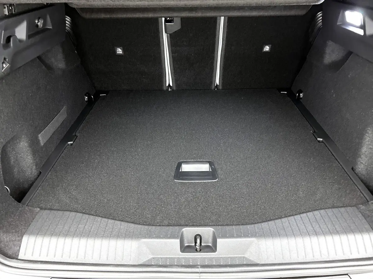 1.6 Plug-In Hybrid 225 Max | Elektrisch Verstelbare Massagestoelen | Dodehoekbewaking | Navigatie | Heads-Up Display | Handsfree Kofferklep | Adaptieve Cruise Control |