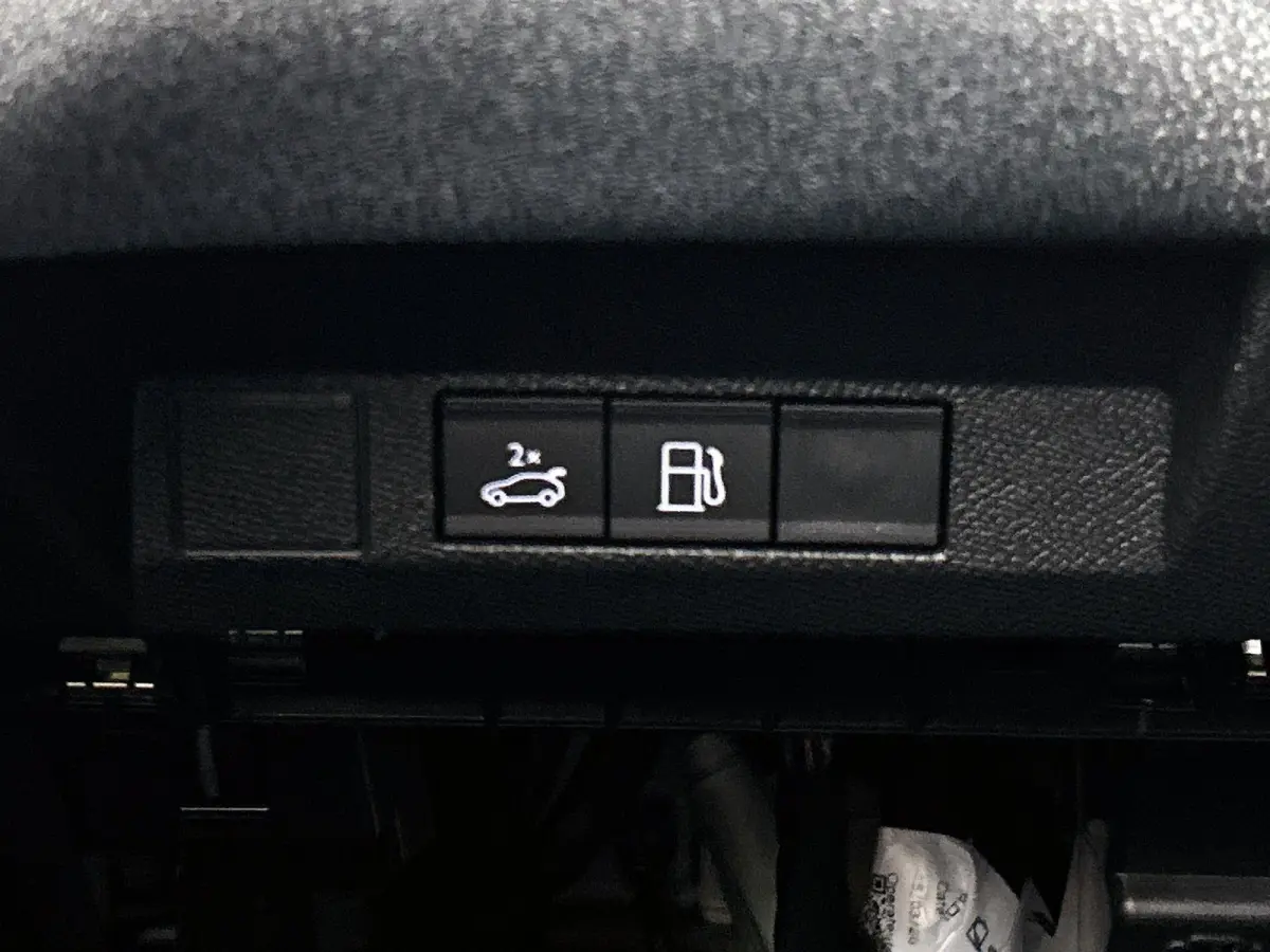1.6 Plug-In Hybrid 225 Max | Elektrisch Verstelbare Massagestoelen | Dodehoekbewaking | Navigatie | Heads-Up Display | Handsfree Kofferklep | Adaptieve Cruise Control |