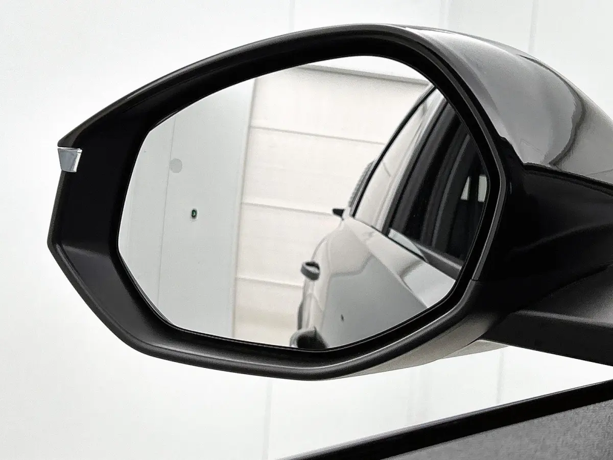 1.6 Plug-In Hybrid 225 Max | Elektrisch Verstelbare Massagestoelen | Dodehoekbewaking | Navigatie | Heads-Up Display | Handsfree Kofferklep | Adaptieve Cruise Control |