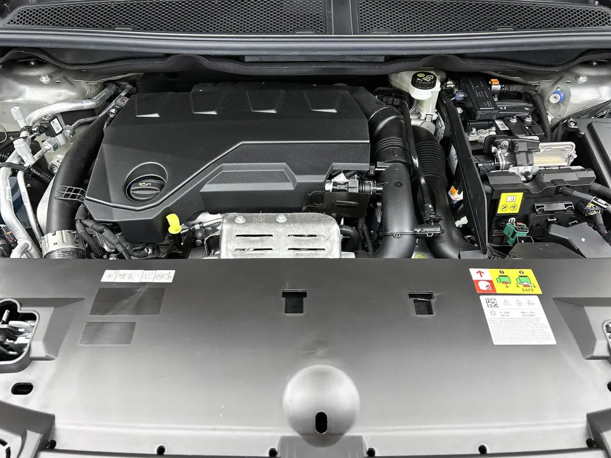 1.6 Plug-In Hybrid 225 Max | Elektrisch Verstelbare Massagestoelen | Dodehoekbewaking | Navigatie | Heads-Up Display | Handsfree Kofferklep | Adaptieve Cruise Control |
