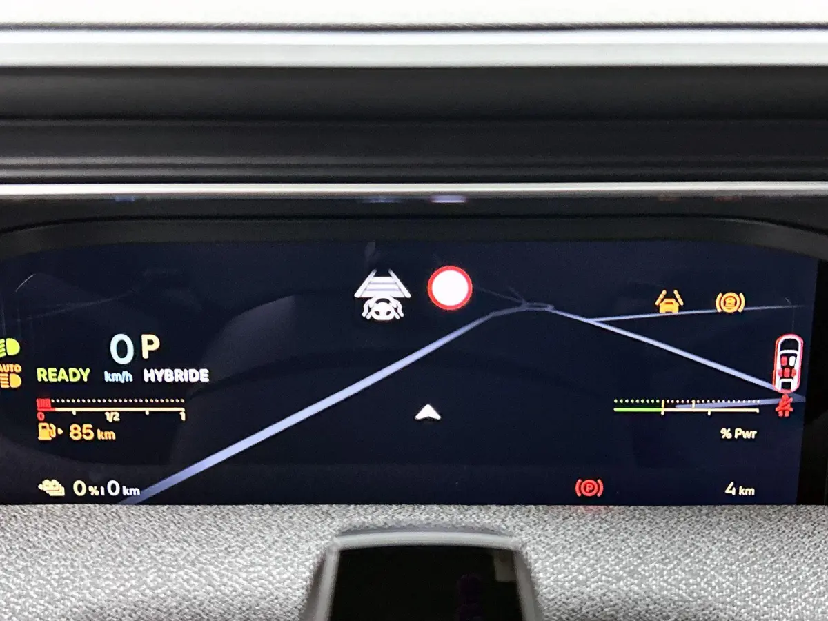 1.6 Plug-In Hybrid 225 Max | Elektrisch Verstelbare Massagestoelen | Dodehoekbewaking | Navigatie | Heads-Up Display | Handsfree Kofferklep | Adaptieve Cruise Control |