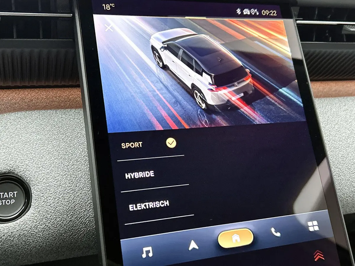1.6 Plug-In Hybrid 225 Max | Elektrisch Verstelbare Massagestoelen | Dodehoekbewaking | Navigatie | Heads-Up Display | Handsfree Kofferklep | Adaptieve Cruise Control |