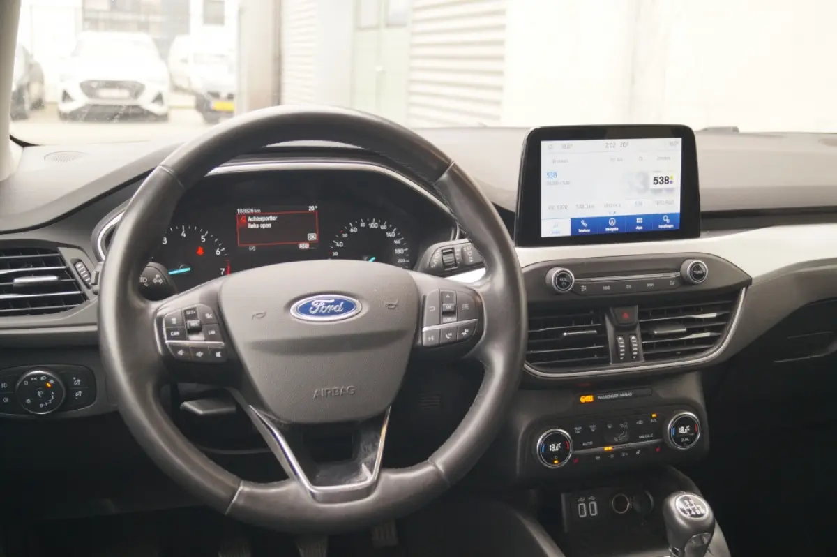 1.0 EcoBoost Hybrid 125pk Titanium X Business -NAVI-ECC-PDC-CAM-
