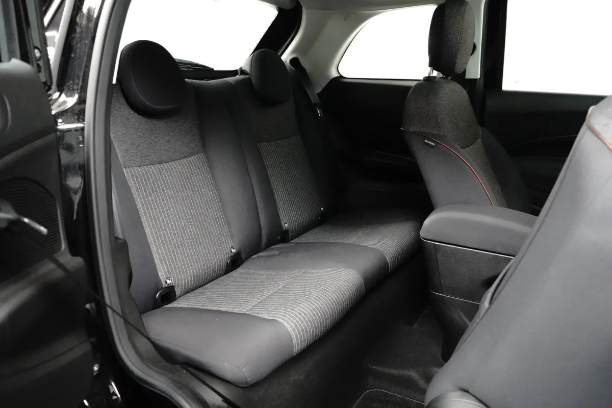3+1 Icon 42 kWh l Pano Dak l Camera l 17" Velgen l Full LED Dagrij l Navigatie l Cr Control l Dodehoek Waarschuwing l