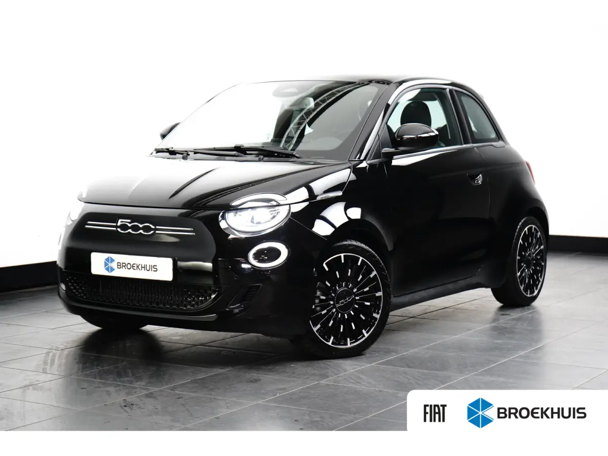 3+1 Icon 42 kWh l Pano Dak l Camera l 17" Velgen l Full LED Dagrij l Navigatie l Cr Control l Dodehoek Waarschuwing l