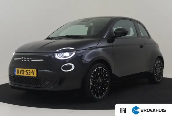 3+1 Icon 42 kWh l Pano Dak l Camera l 17" Velgen l Full LED Dagrij l Navigatie l Cr Control l Dodehoek Waarschuwing l