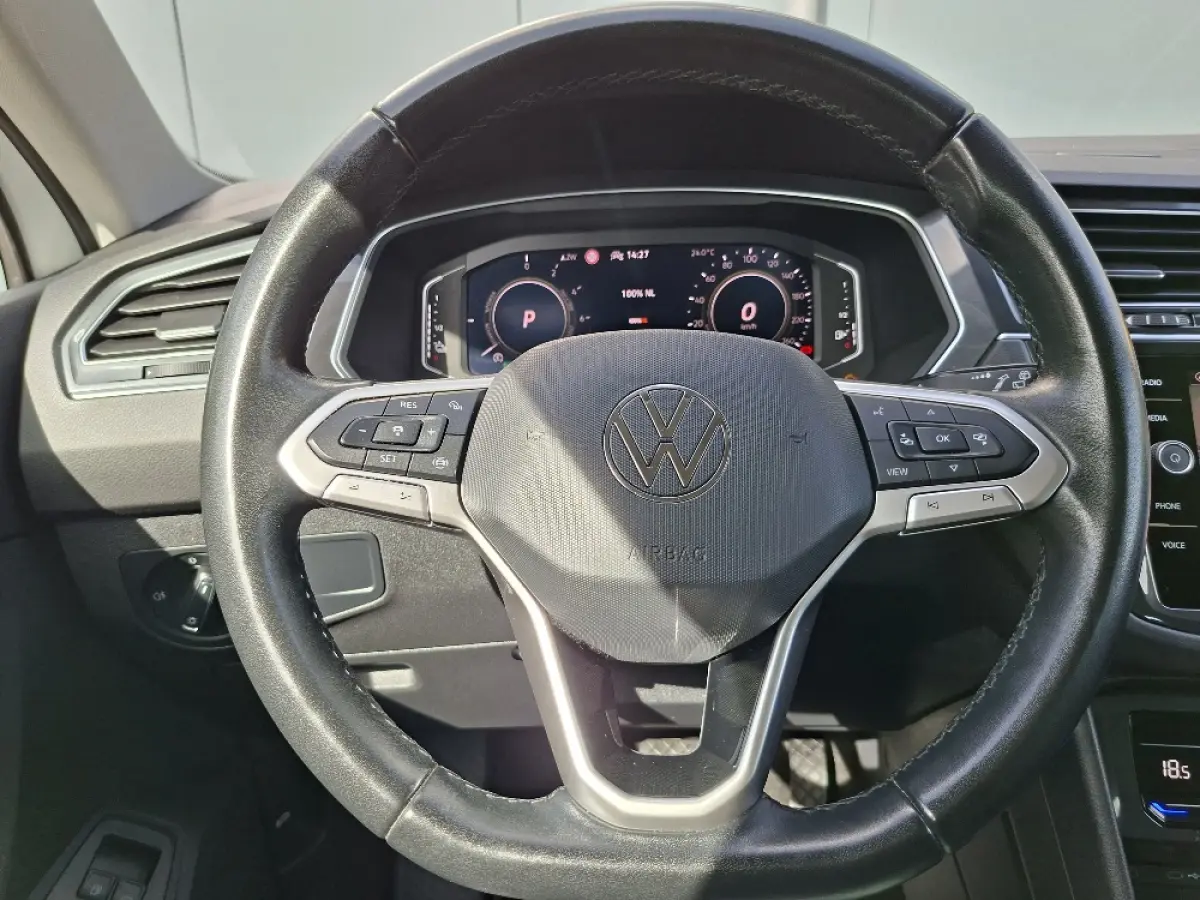 1.4 TSI eHybrid LIFE PHEV * Navigatiesysteem * Parkeercamera * Elektrische achterklep *