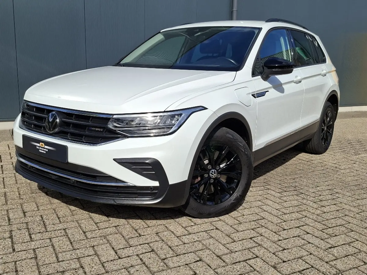 1.4 TSI eHybrid LIFE PHEV * Navigatiesysteem * Parkeercamera * Elektrische achterklep *