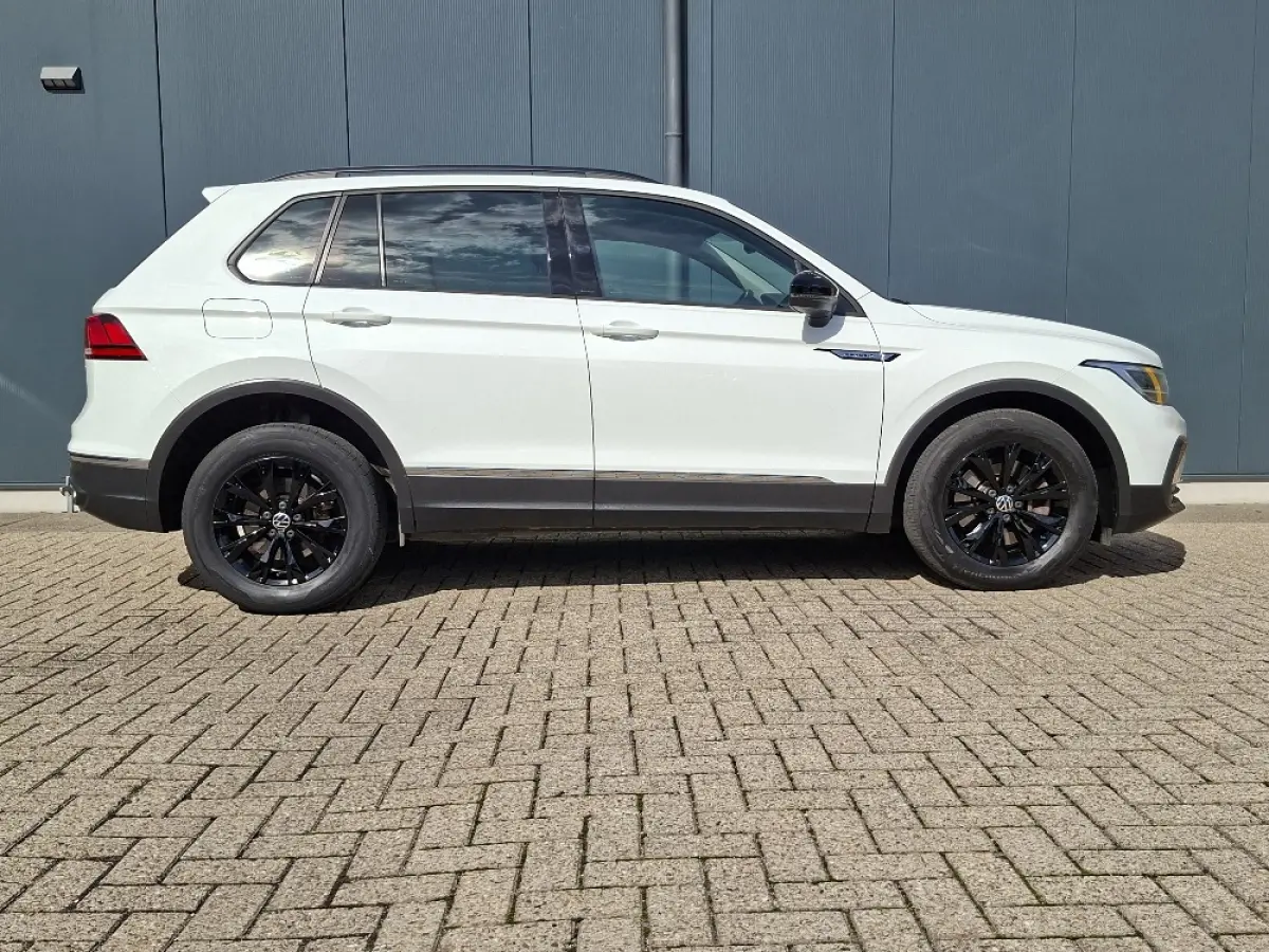 1.4 TSI eHybrid LIFE PHEV * Navigatiesysteem * Parkeercamera * Elektrische achterklep *