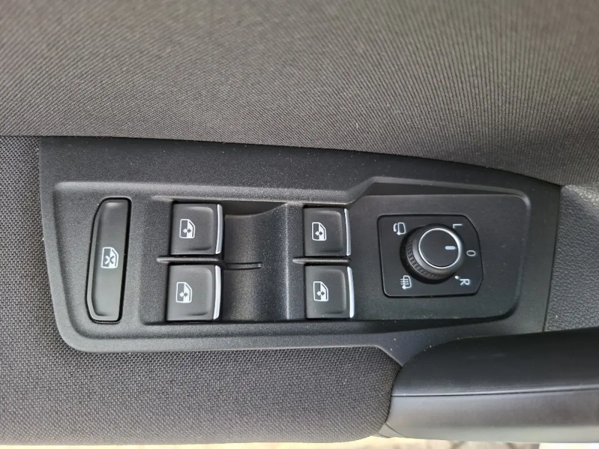 1.4 TSI eHybrid LIFE PHEV * Navigatiesysteem * Parkeercamera * Elektrische achterklep *