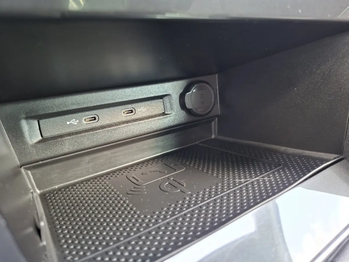 1.4 TSI eHybrid LIFE PHEV * Navigatiesysteem * Parkeercamera * Elektrische achterklep *