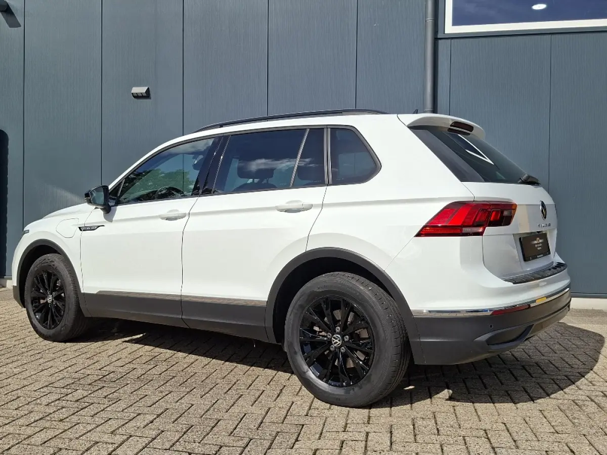1.4 TSI eHybrid LIFE PHEV * Navigatiesysteem * Parkeercamera * Elektrische achterklep *