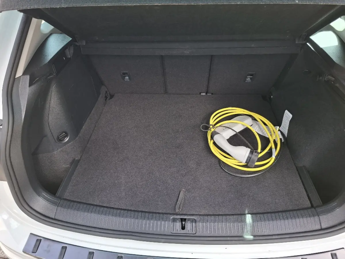 1.4 TSI eHybrid LIFE PHEV * Navigatiesysteem * Parkeercamera * Elektrische achterklep *