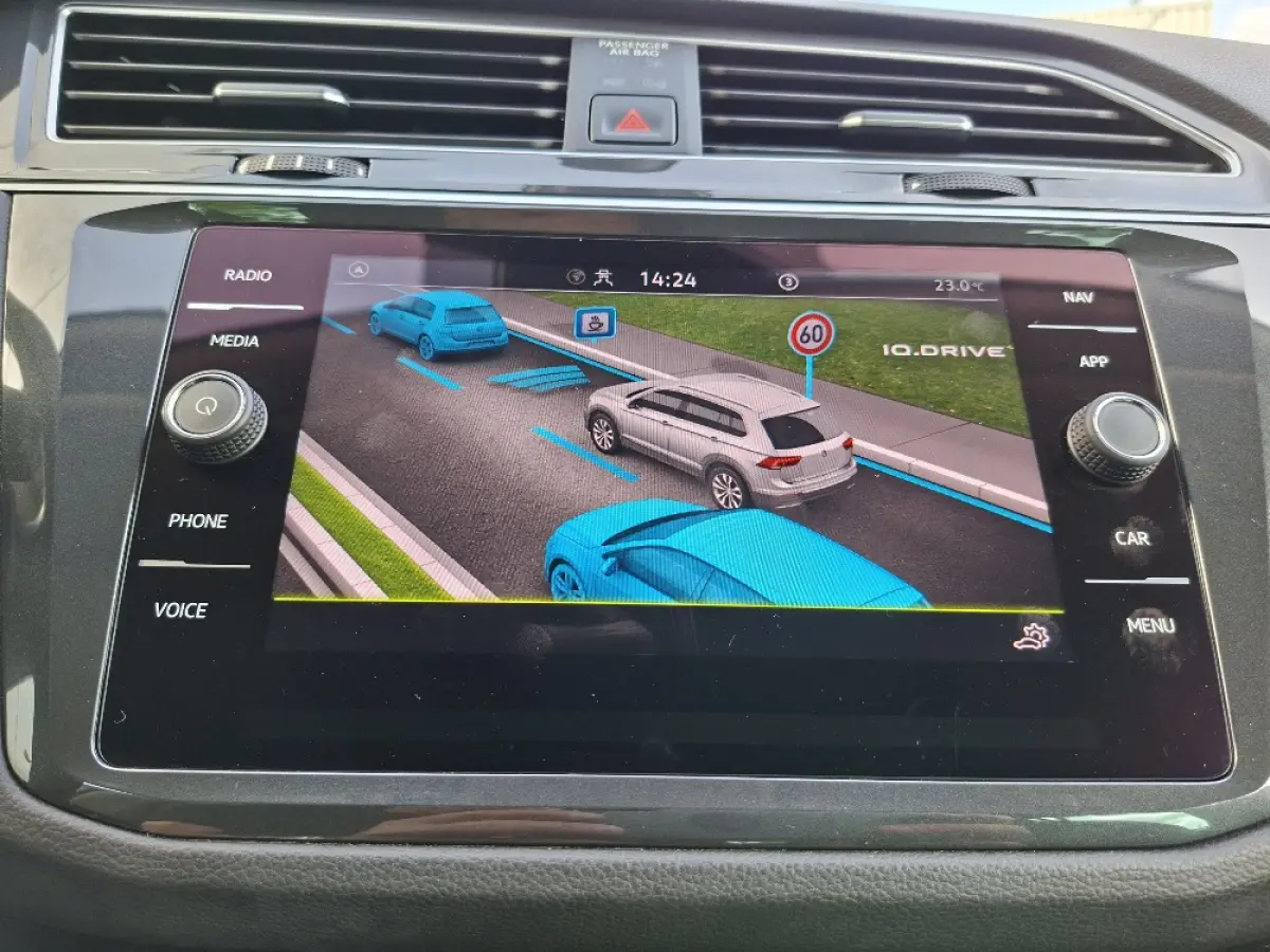1.4 TSI eHybrid LIFE PHEV * Navigatiesysteem * Parkeercamera * Elektrische achterklep *