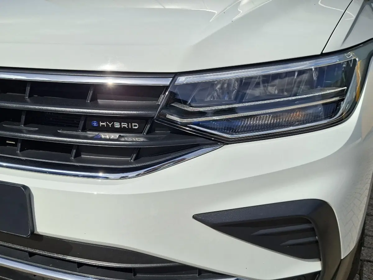 1.4 TSI eHybrid LIFE PHEV * Navigatiesysteem * Parkeercamera * Elektrische achterklep *
