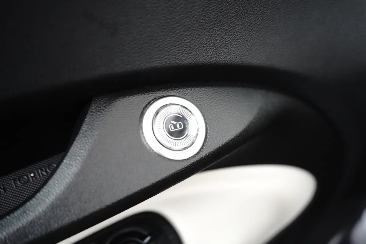 La Prima 42 kWh l Leder l 17" l Adaptive Cr Control l Stuurverwarming l Cabrio! l Navigatie l Side Assist l