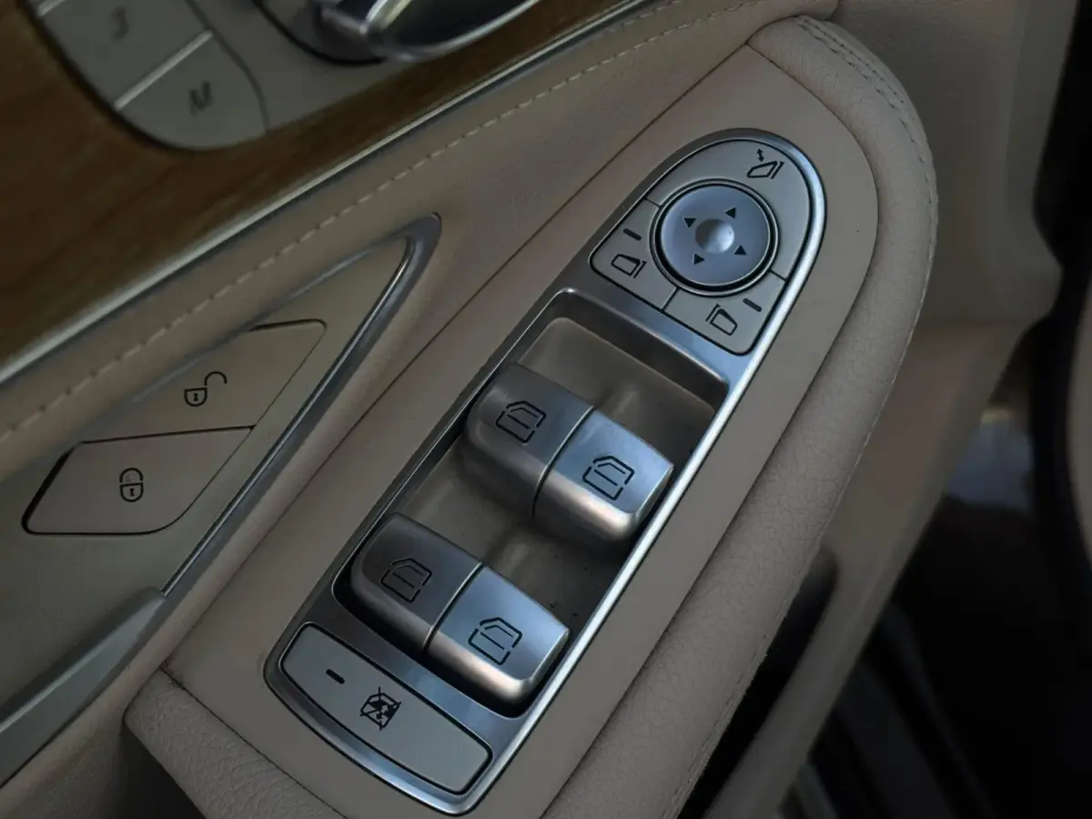 250 Edition 1 AMG (Goed OnderH, Panorama, Camera, Burmester, StoelVer en Koel,, Navi, PDC, Cruise Con, Etc)