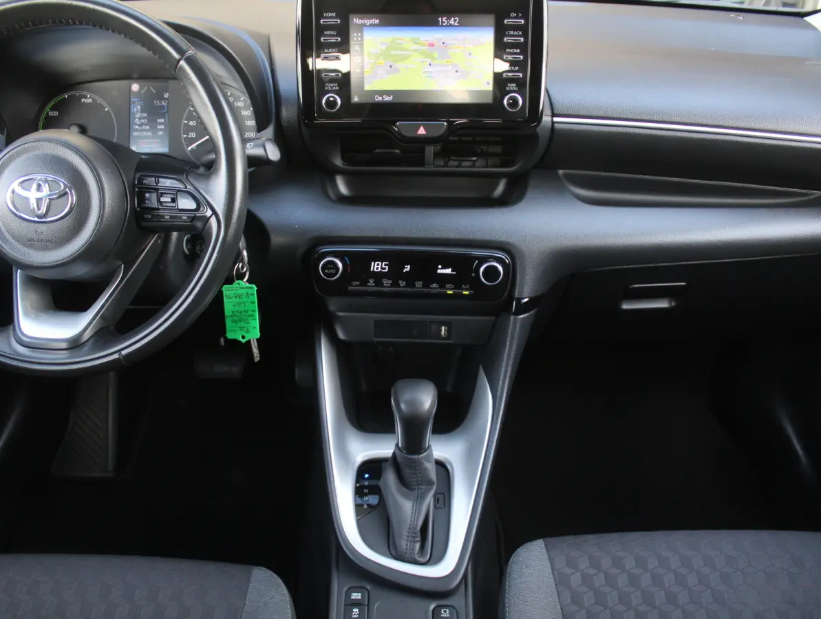 1.5 Hybrid Active NAVI | CARPLAY | AUTOMAAT | ADAPCRUISE | AFNBTREKHAAK | LED | CLIMATE | CAMERA