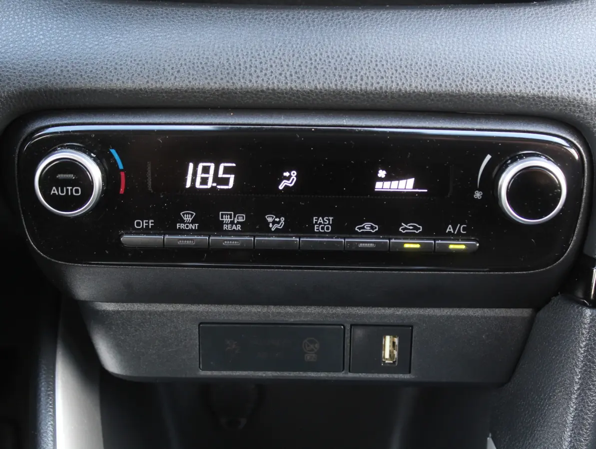 1.5 Hybrid Active NAVI | CARPLAY | AUTOMAAT | ADAPCRUISE | AFNBTREKHAAK | LED | CLIMATE | CAMERA