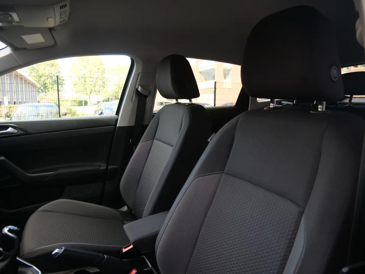1.0 TSI 96pk Life LED / Apple Carplay / Stoelverwarming