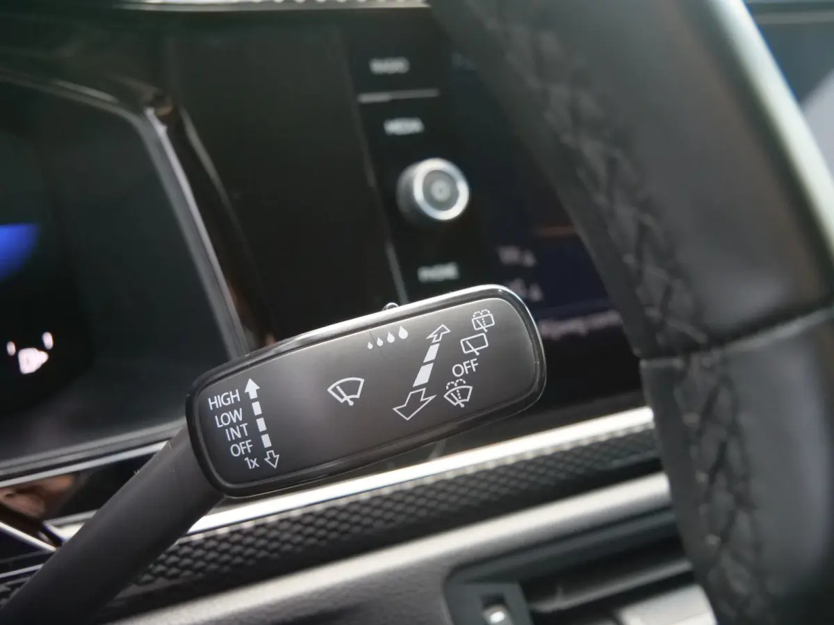 1.0 TSI 96pk Life LED / Apple Carplay / Stoelverwarming