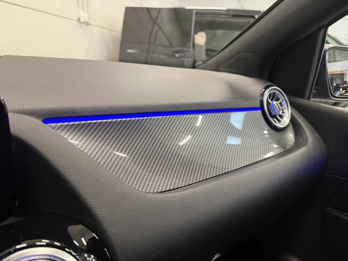 200 AMG aut. 58.889KM/PANO/TREKHAAK/MEMORY/LED/CAMERA/CARBON/18" AMG/AMG-SPORT-STOELEN/DODE-HOEK/LANE-ASSIST/EL.A.KLEP/PRIVACY/DONKERE-HEMEL/NIGHT-PAKKET/IRIDIUM-SILVER/UNIEKE AUTO,ABSOLUTE 
