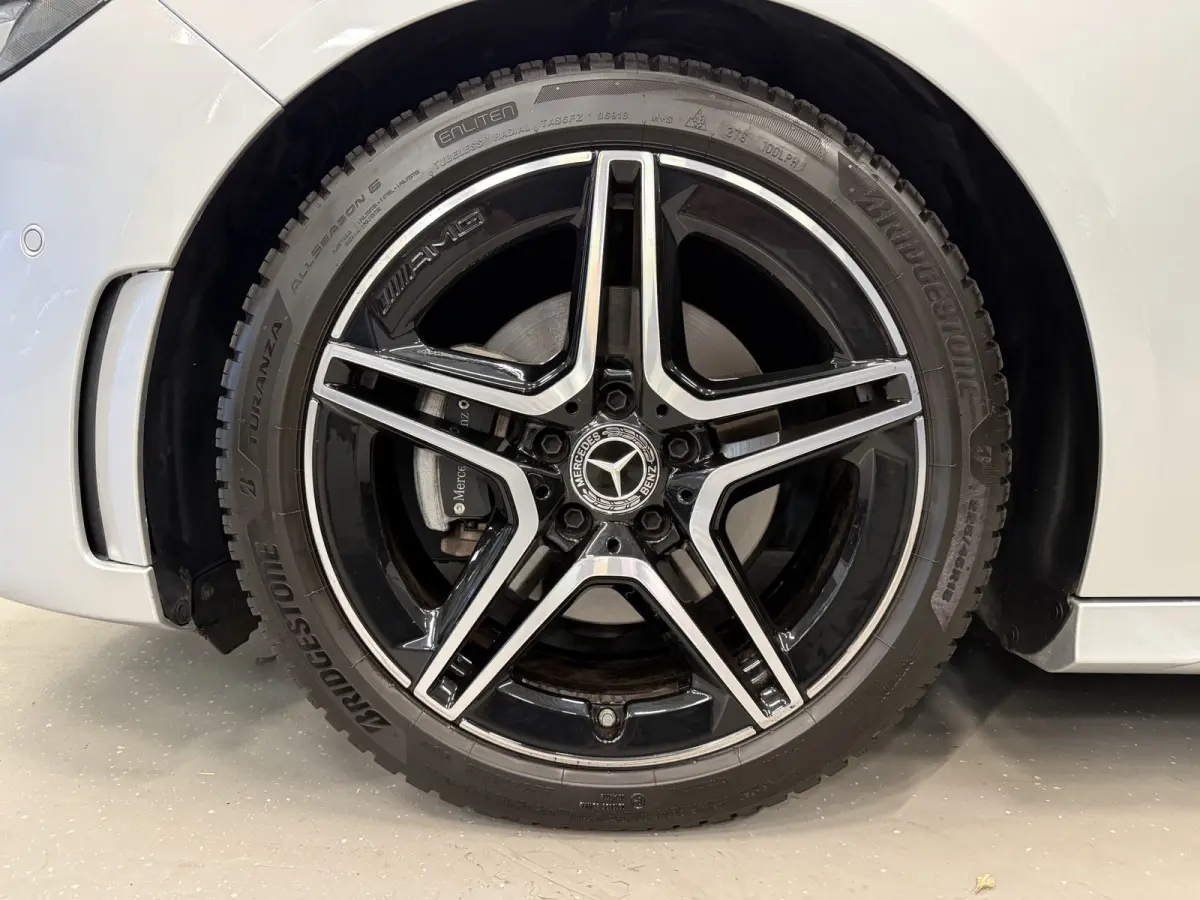 200 AMG aut. 58.889KM/PANO/TREKHAAK/MEMORY/LED/CAMERA/CARBON/18" AMG/AMG-SPORT-STOELEN/DODE-HOEK/LANE-ASSIST/EL.A.KLEP/PRIVACY/DONKERE-HEMEL/NIGHT-PAKKET/IRIDIUM-SILVER/UNIEKE AUTO,ABSOLUTE 