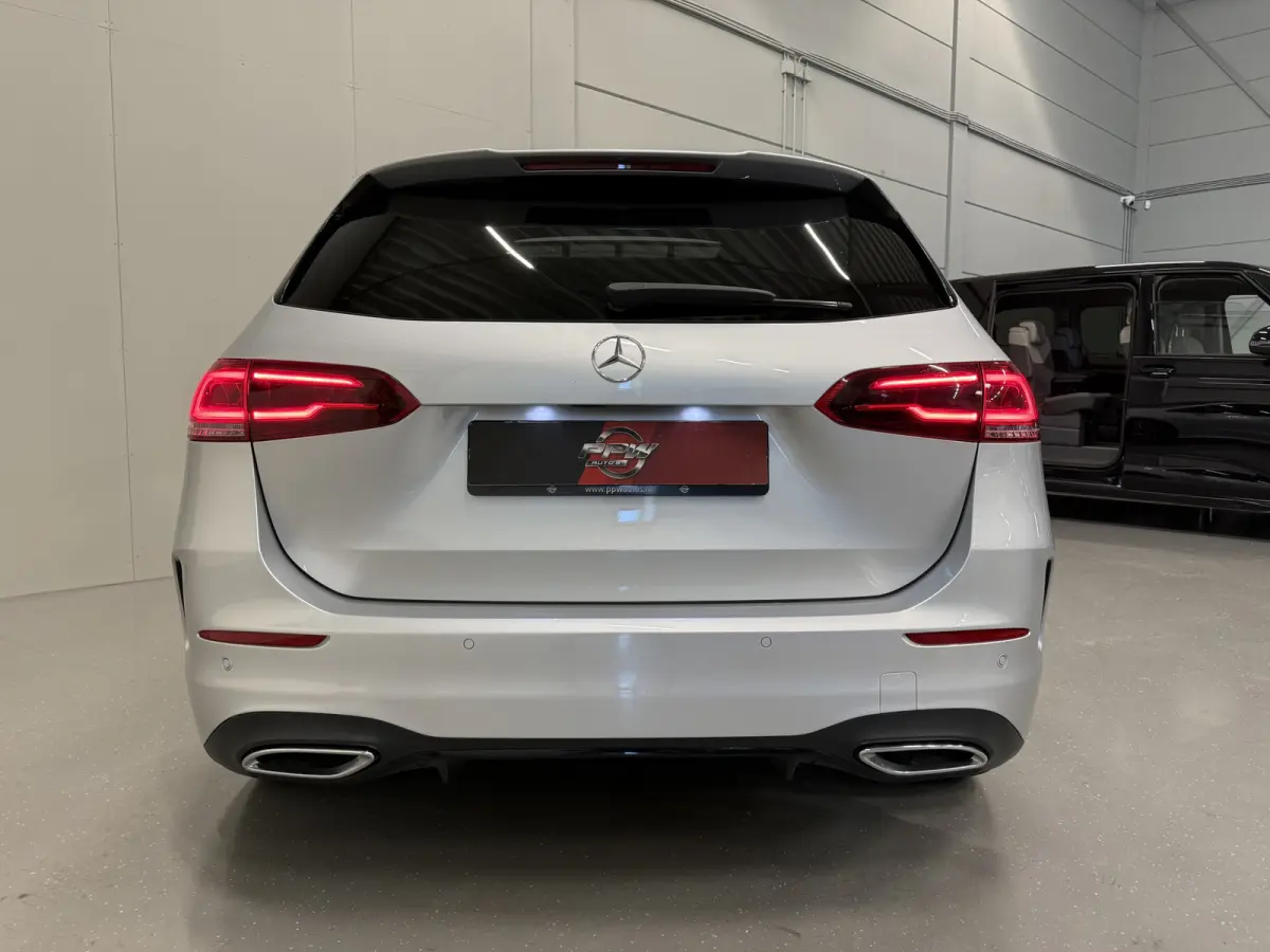200 AMG aut. 58.889KM/PANO/TREKHAAK/MEMORY/LED/CAMERA/CARBON/18" AMG/AMG-SPORT-STOELEN/DODE-HOEK/LANE-ASSIST/EL.A.KLEP/PRIVACY/DONKERE-HEMEL/NIGHT-PAKKET/IRIDIUM-SILVER/UNIEKE AUTO,ABSOLUTE 
