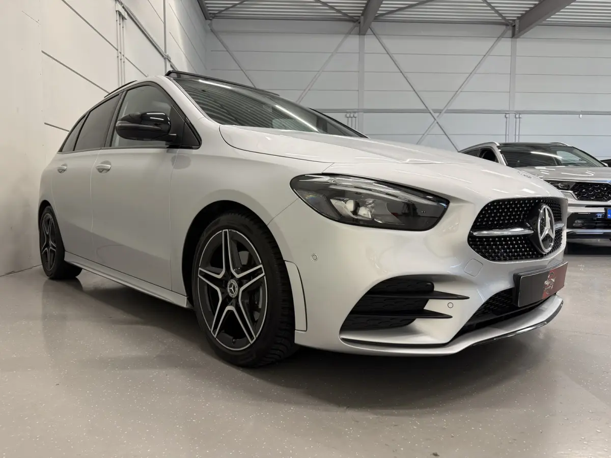 200 AMG aut. 58.889KM/PANO/TREKHAAK/MEMORY/LED/CAMERA/CARBON/18" AMG/AMG-SPORT-STOELEN/DODE-HOEK/LANE-ASSIST/EL.A.KLEP/PRIVACY/DONKERE-HEMEL/NIGHT-PAKKET/IRIDIUM-SILVER/UNIEKE AUTO,ABSOLUTE 