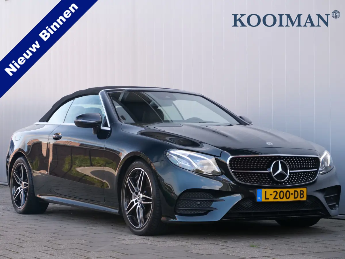 300 Sport Edition 258 Pk Automaat AMG Styling / Navi / DAB / Apple Carplay / Camera / 19 inch / Leer