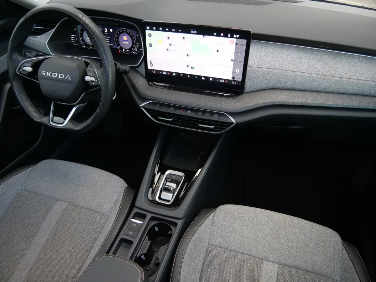 1.5 TSI MHEV Business Edition Plus 150 Pk Automaat Navi / DAB / Apple Carplay / Camera / Stoelverwarming / Pano-dak