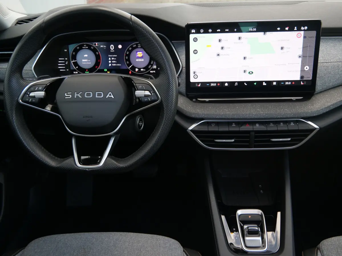 1.5 TSI MHEV Business Edition Plus 150 Pk Automaat Navi / DAB / Apple Carplay / Camera / Stoelverwarming / Pano-dak