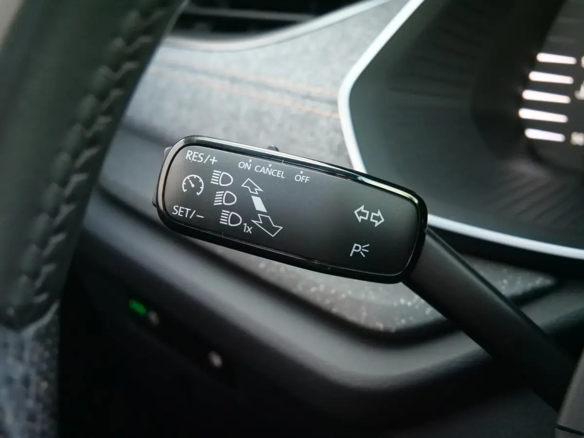 1.5 TSI MHEV Business Edition Plus 150 Pk Automaat Navi / DAB / Apple Carplay / Camera / Stoelverwarming / Pano-dak