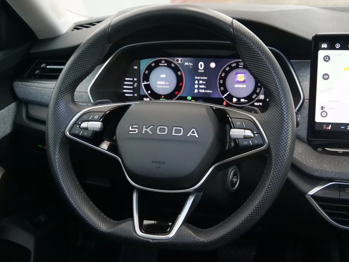 1.5 TSI MHEV Business Edition Plus 150 Pk Automaat Navi / DAB / Apple Carplay / Camera / Stoelverwarming / Pano-dak
