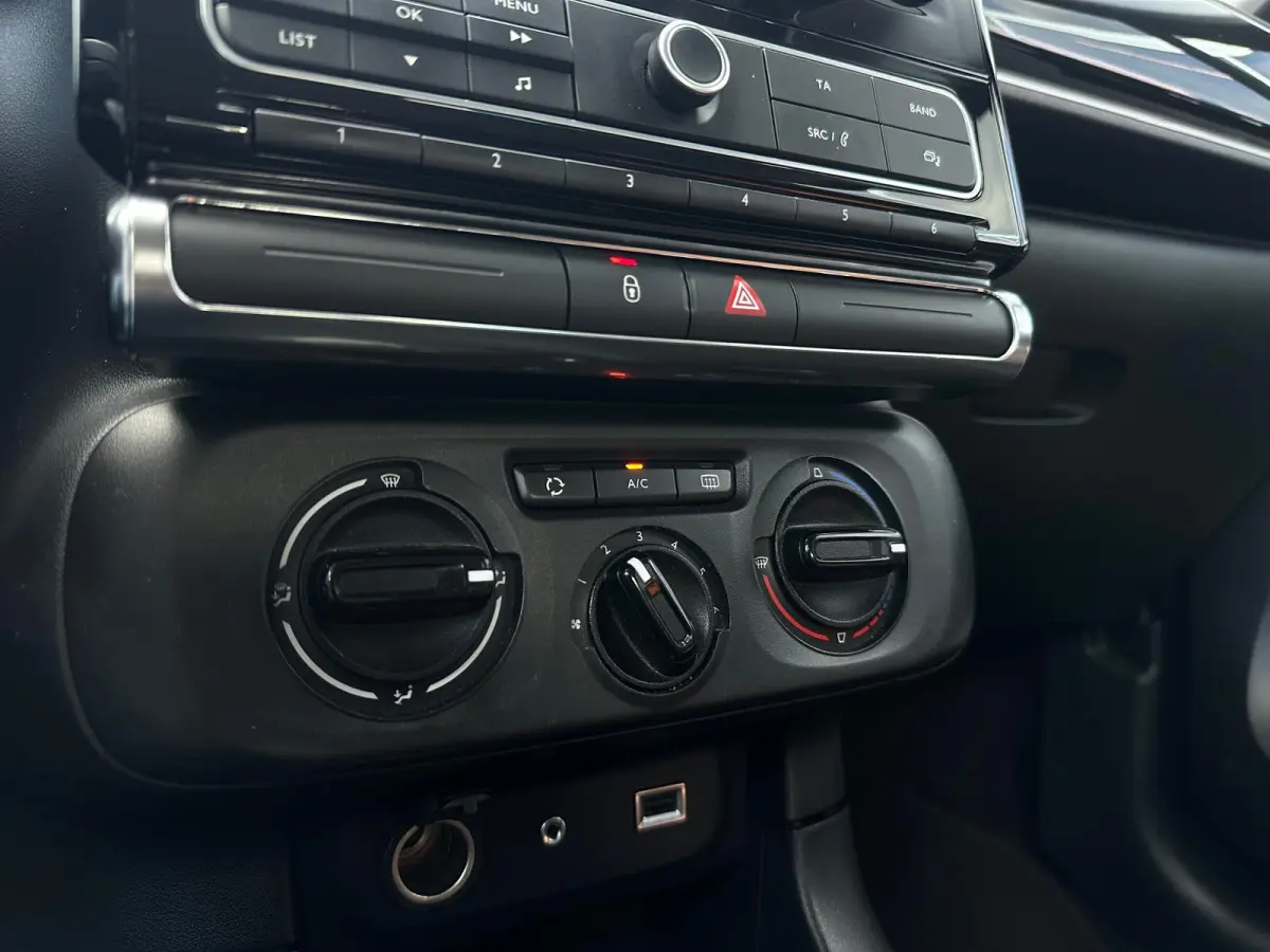 1.2 Feel, Airco, Bluetooth, Cruise, NW Distributieriem, NAP, Radio