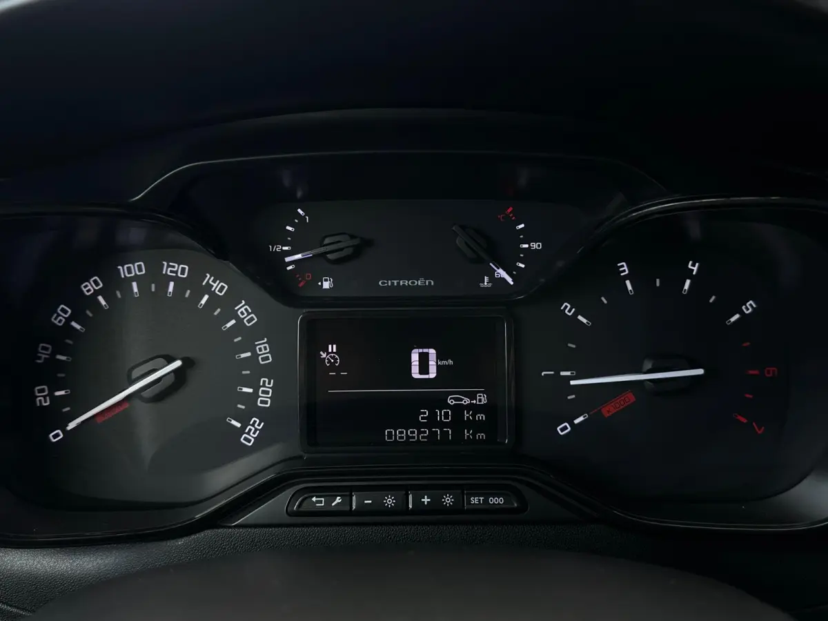 1.2 Feel, Airco, Bluetooth, Cruise, NW Distributieriem, NAP, Radio