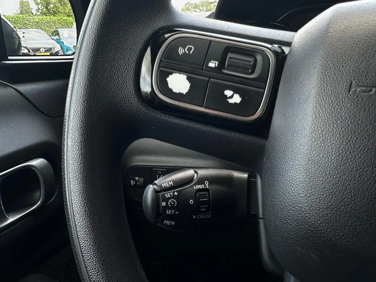 1.2 Feel, Airco, Bluetooth, Cruise, NW Distributieriem, NAP, Radio