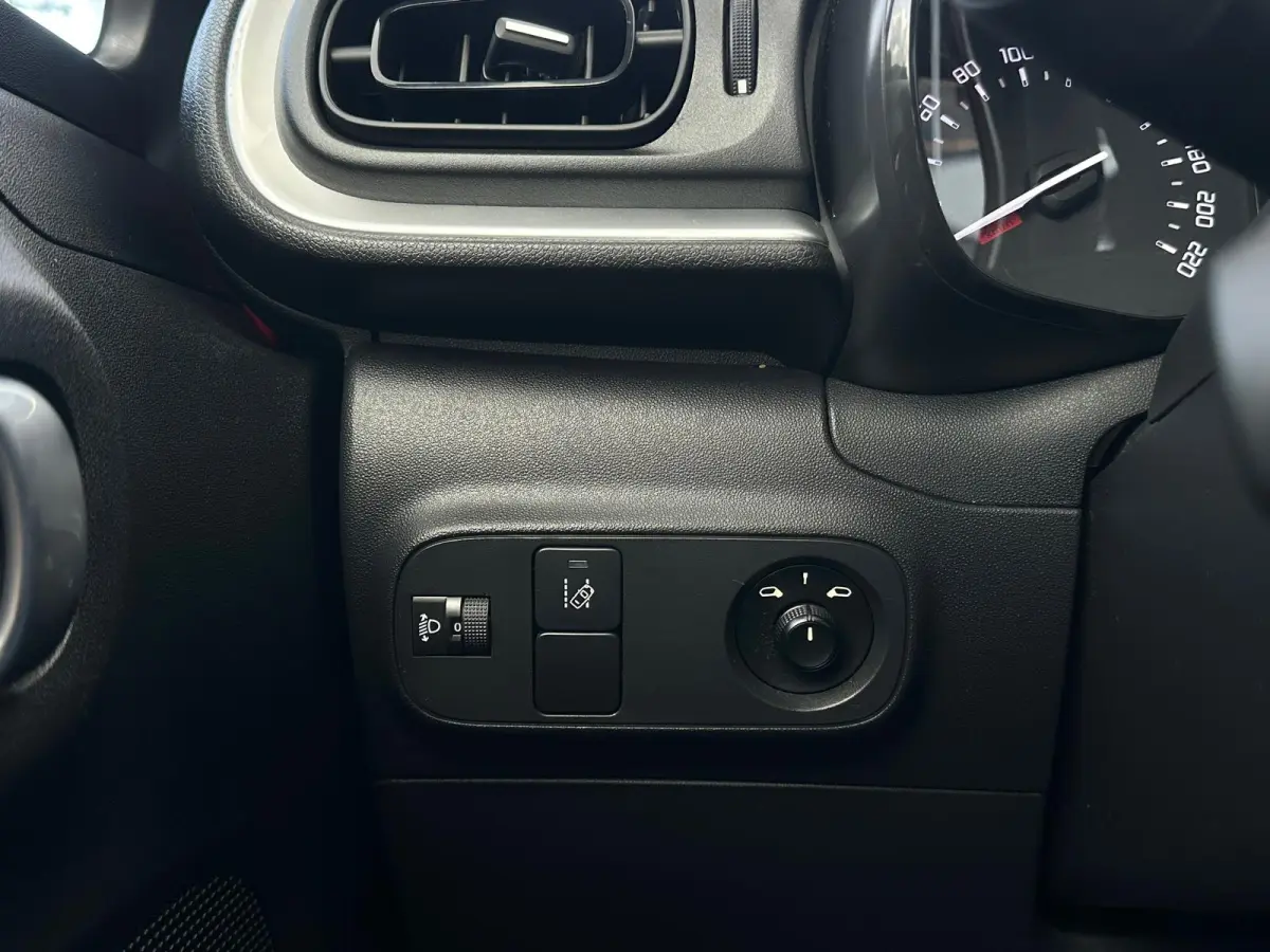 1.2 Feel, Airco, Bluetooth, Cruise, NW Distributieriem, NAP, Radio