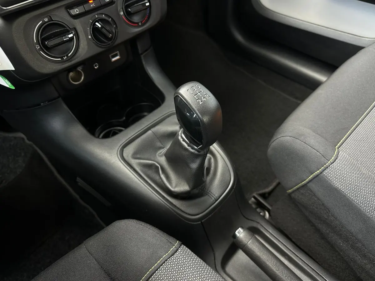 1.2 Feel, Airco, Bluetooth, Cruise, NW Distributieriem, NAP, Radio